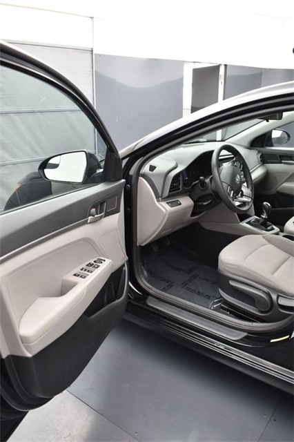 2019 Hyundai Elantra SE photo 6