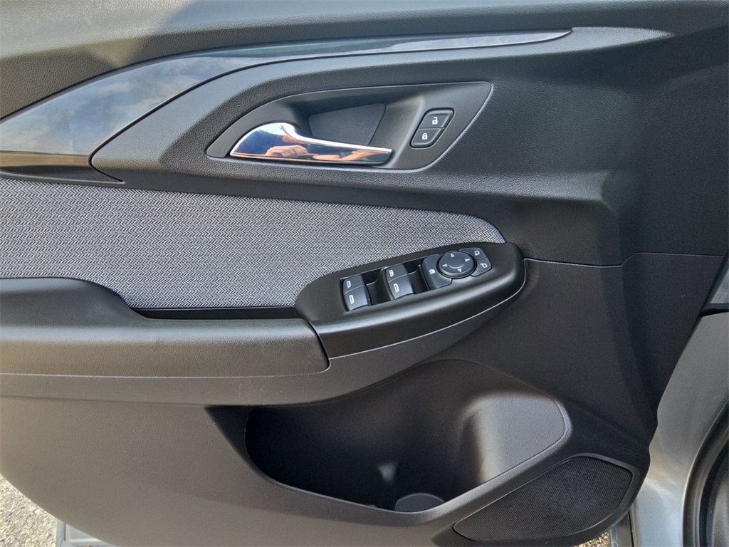 2023 Chevrolet Trailblazer LT photo 22
