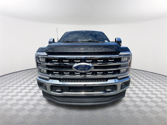 2023 Ford F-250 Lariat photo 2