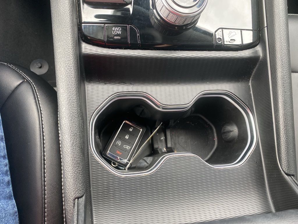 2023 Jeep Cherokee Base photo 33