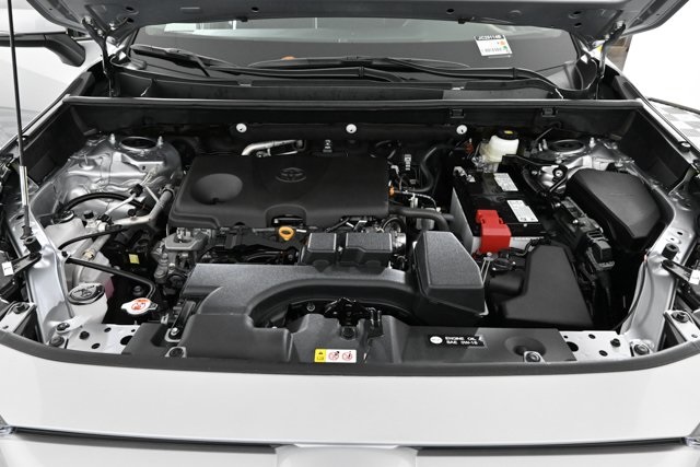 2025 Toyota RAV4 XLE photo 18