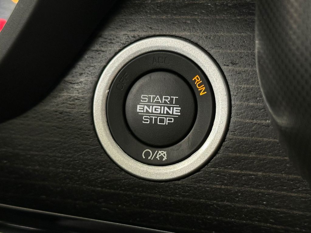 2023 Ram 1500 Limited photo 28