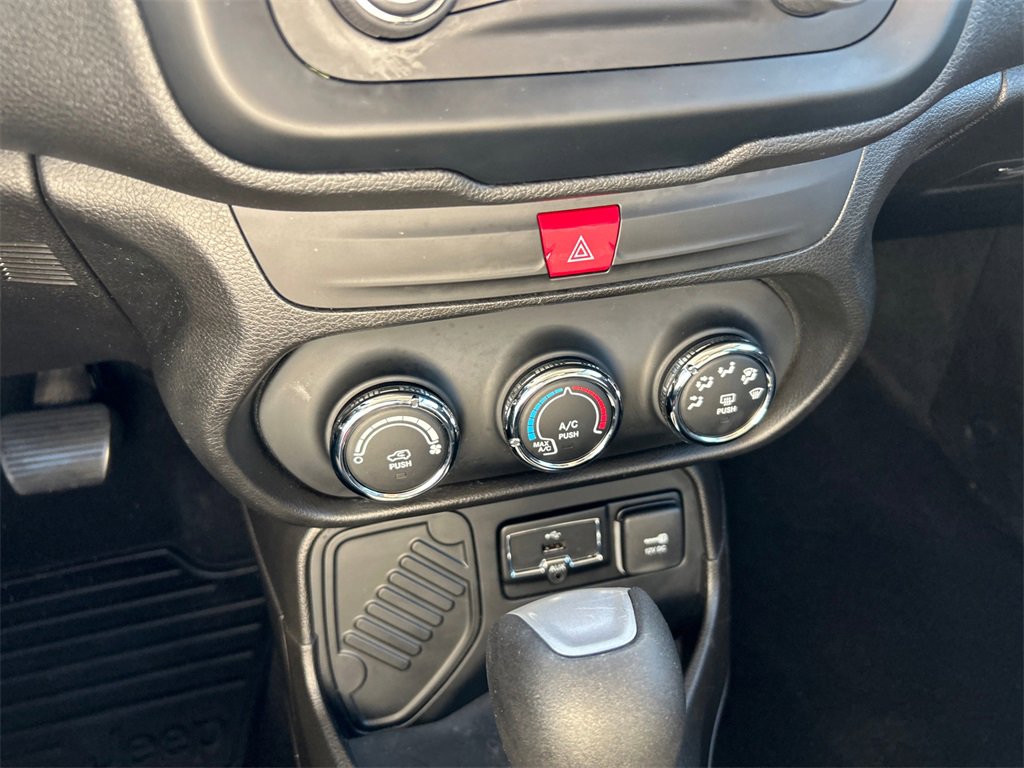2017 Jeep Renegade Sport photo 22