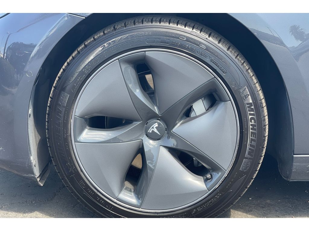 2020 Tesla Model 3 Long Range photo 31