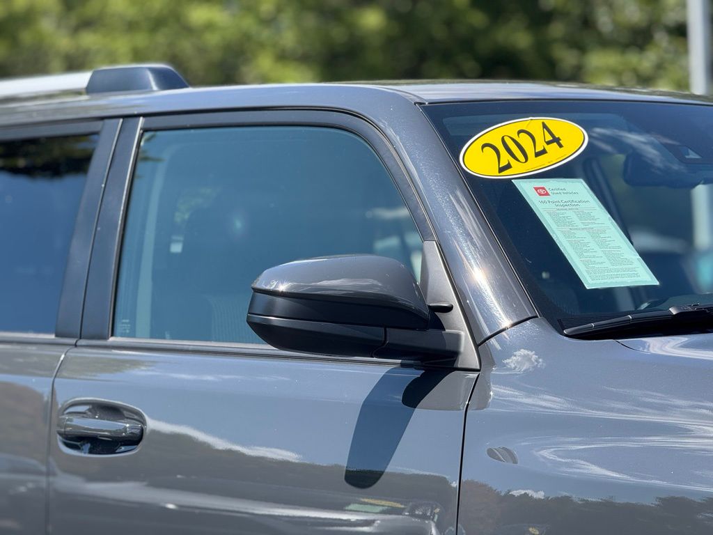 2024 Toyota 4Runner SR5 photo 6