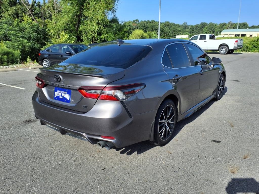 2023 Toyota Camry SE photo 3