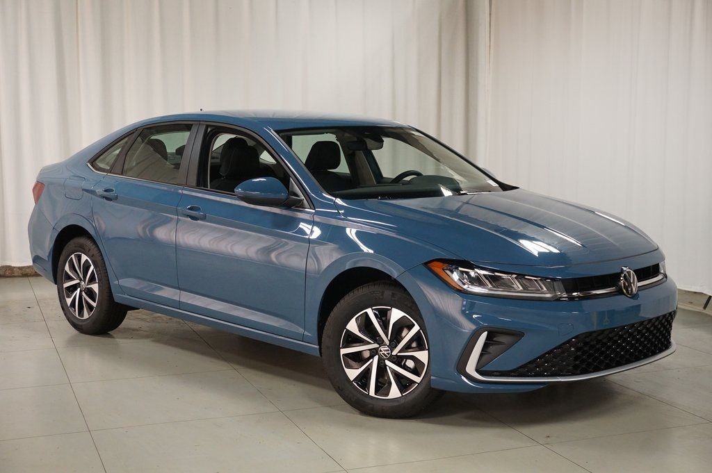 2025 Volkswagen Jetta 1.5T S photo 3