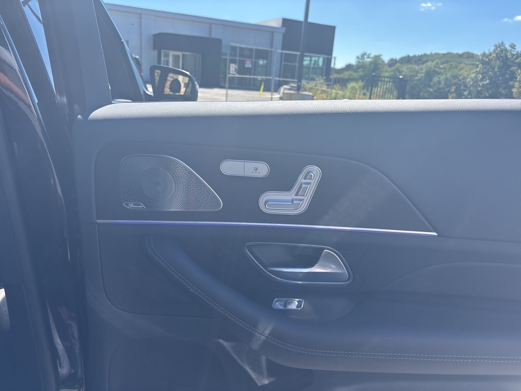 2025 Mercedes Benz GLS 450 4MATIC photo 15