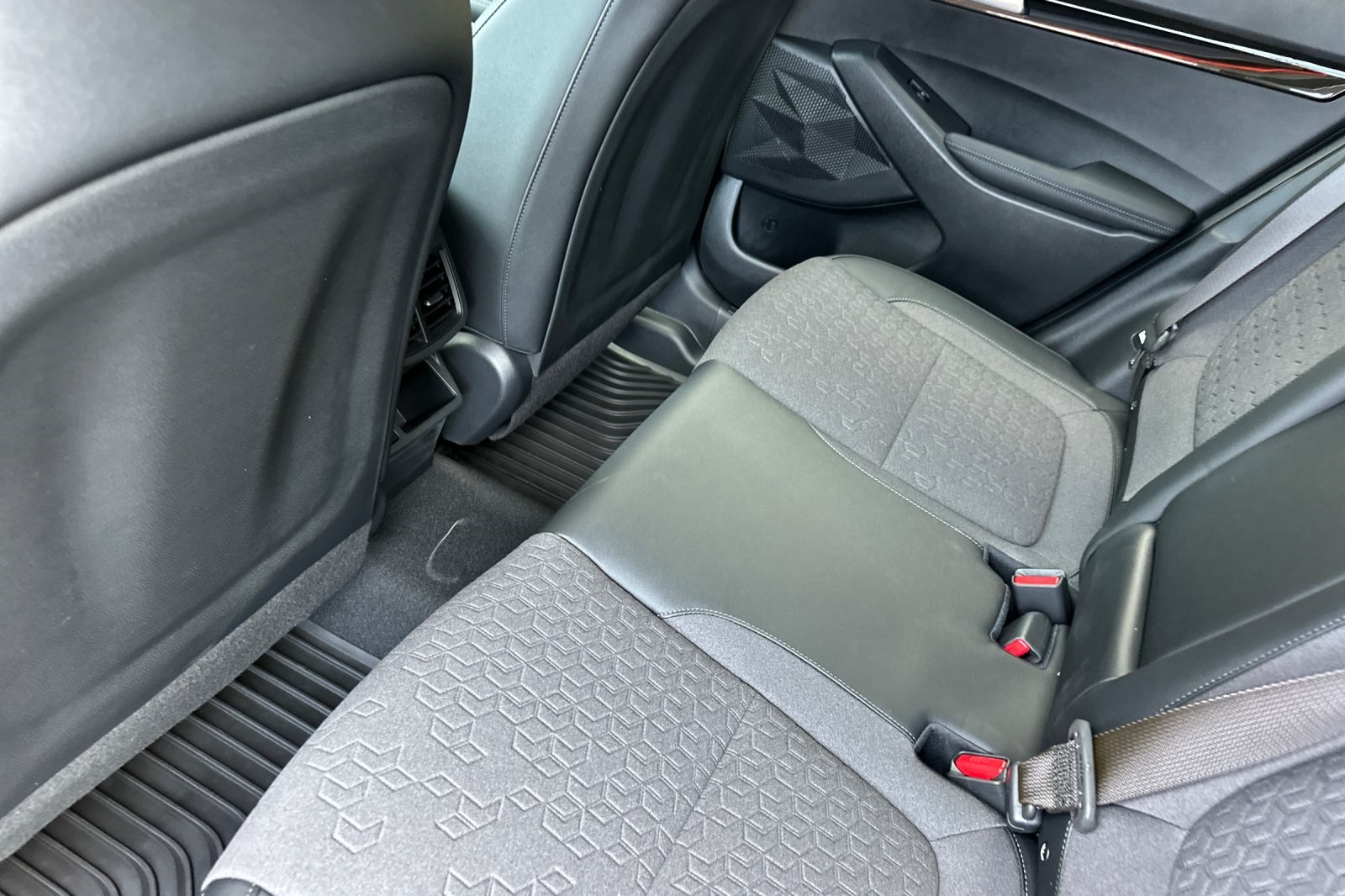 2025 Kia Seltos S X-Line photo 8