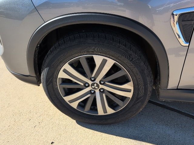 2022 Mitsubishi Outlander Sport SE photo 3