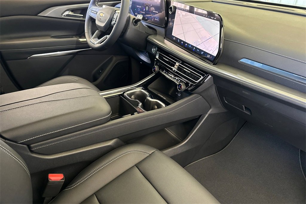 2026 Chevrolet Traverse photo 14
