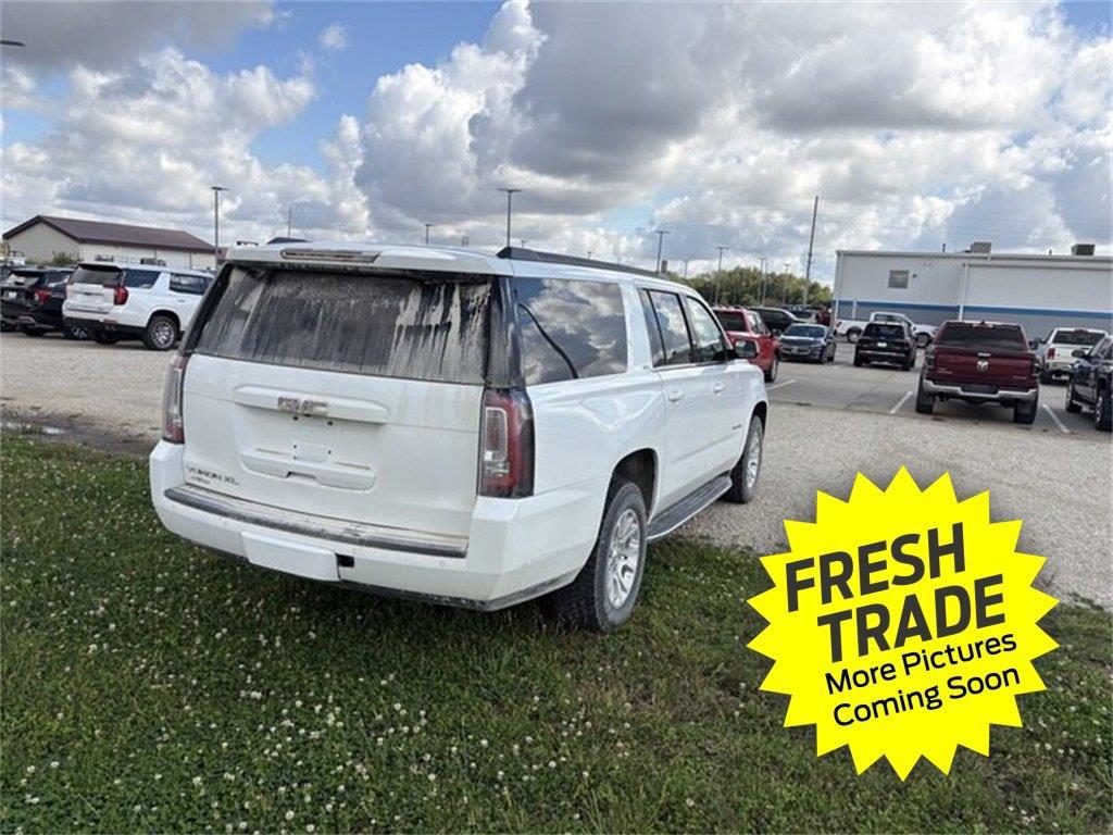 2017 Gmc Yukon XL SLT photo 3