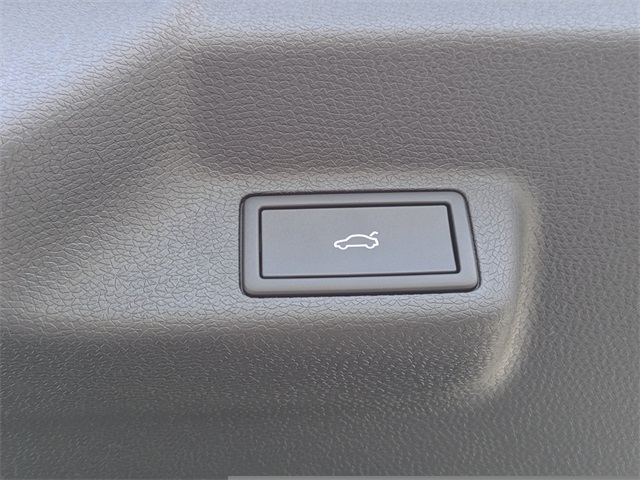 2025 Volkswagen ID. Buzz Pro Plus photo 12