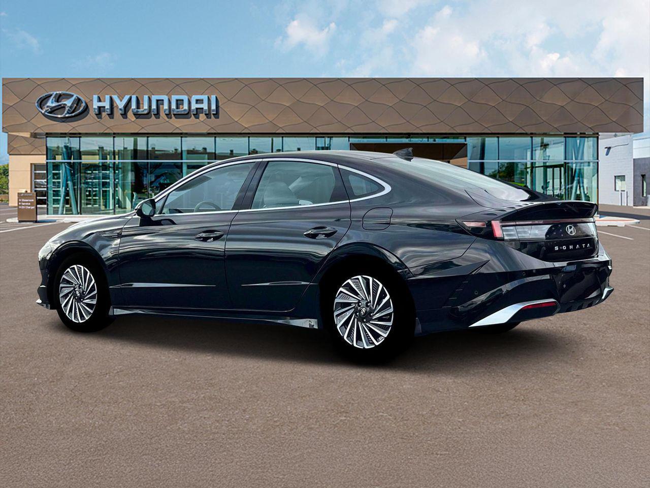 2026 Hyundai Sonata Hybrid Limited photo 3