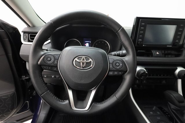 2022 Toyota RAV4 Hybrid XLE photo 11