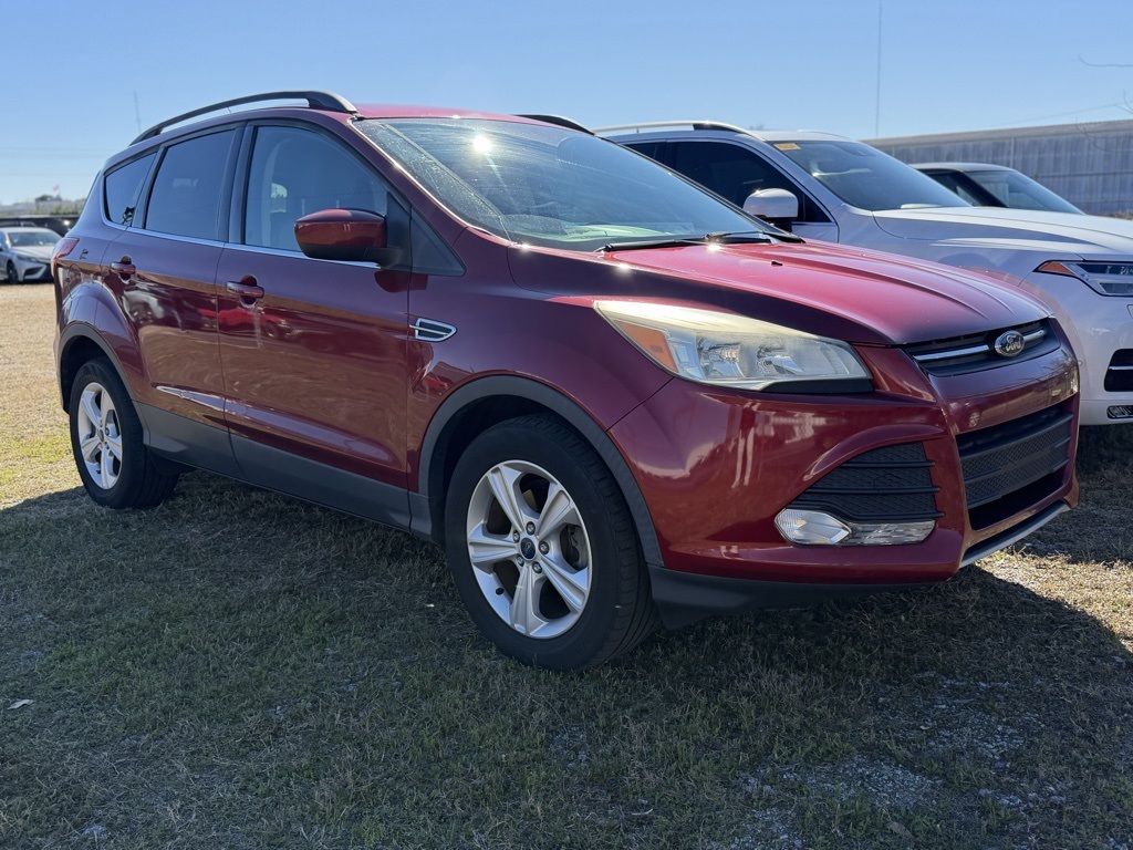 Used 2016 Ford Escape SE with VIN 1FMCU0GX2GUB88085 for sale in Sumter, SC