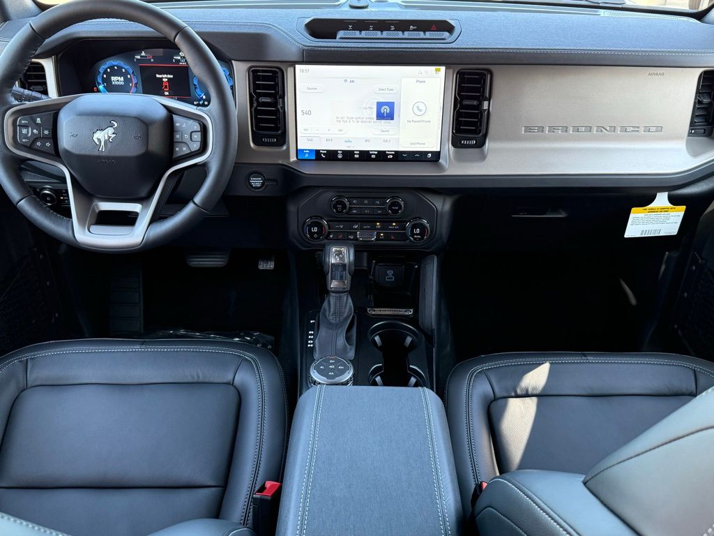 2025 Ford Bronco Outer Banks photo 9