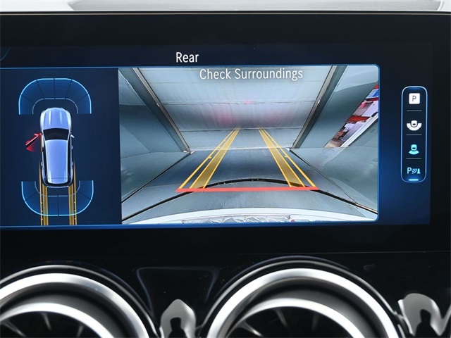 2025 Mercedes Benz GLB 250 photo 3