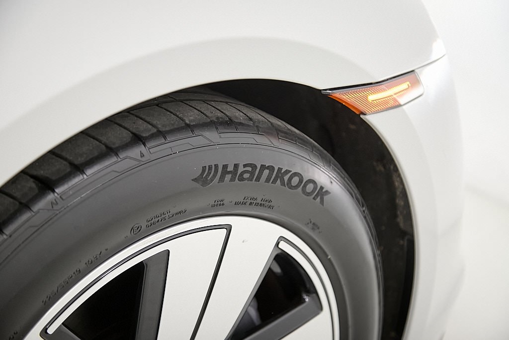 2022 PORSCHE TAYCAN - Image 18