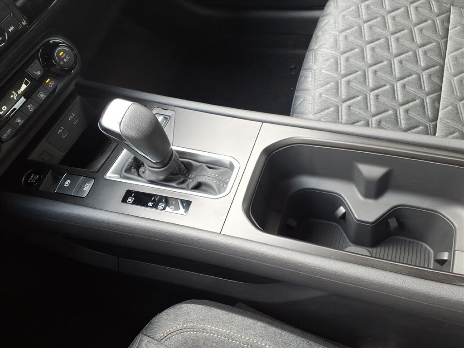 2026 Nissan Kicks SV White at Robbins Nissan