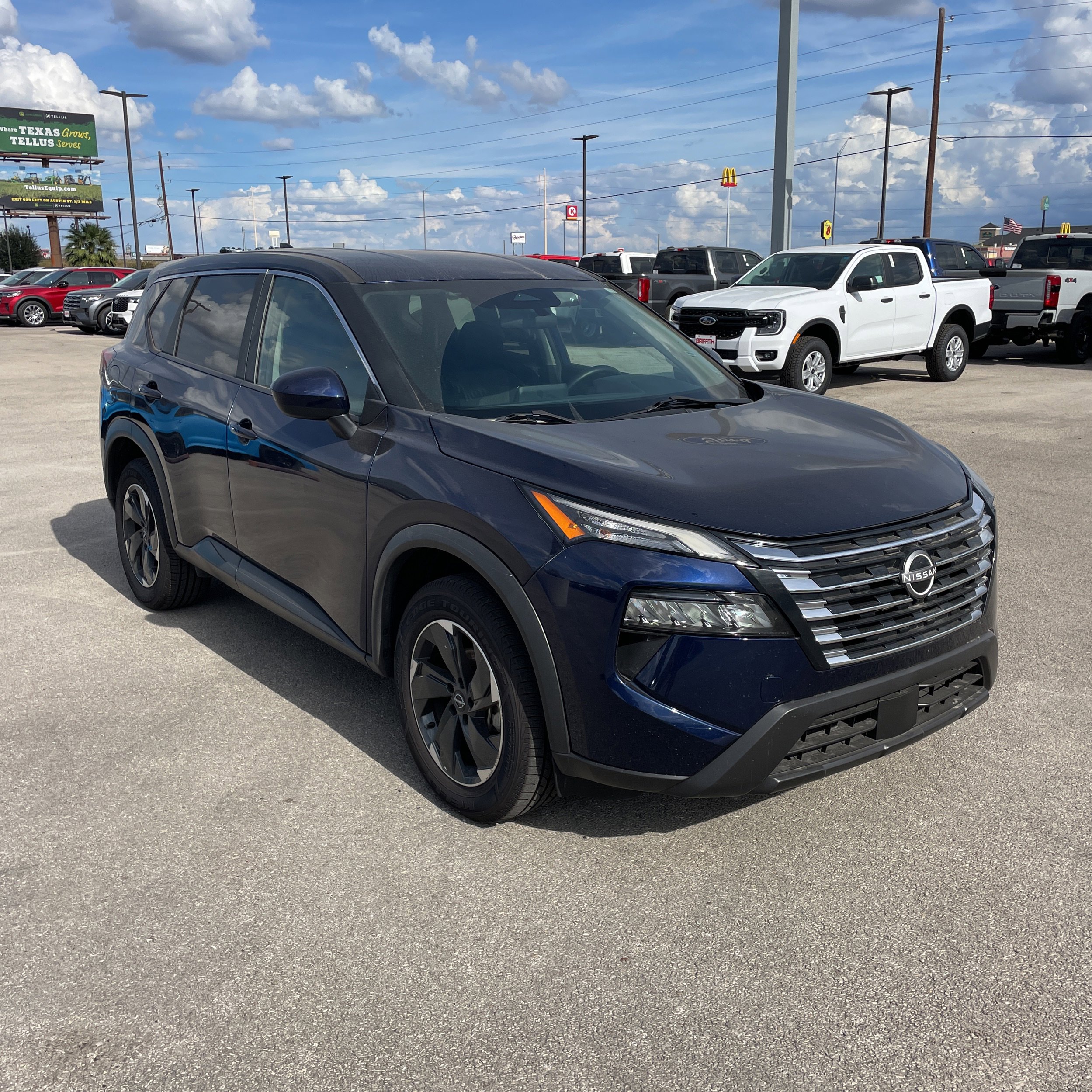 2024 Nissan Rogue SV AWD photo 3