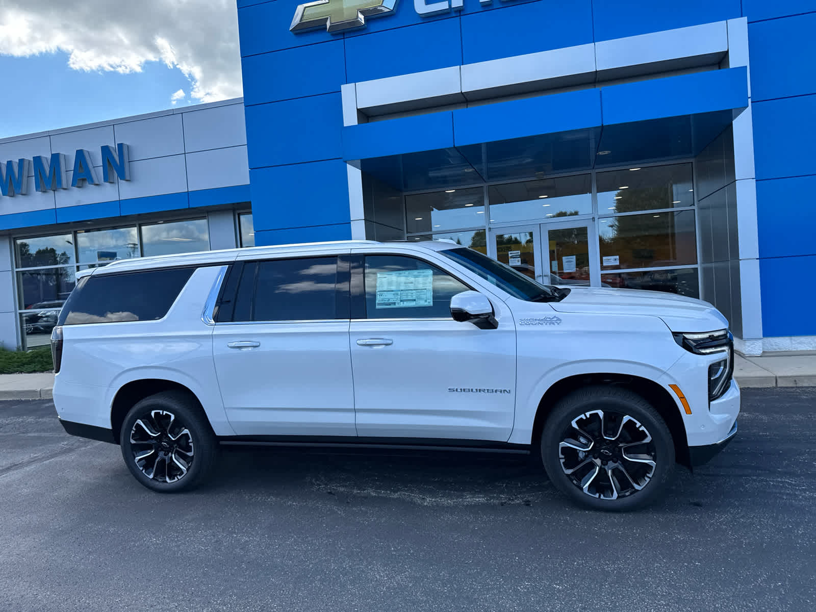 2025 Chevrolet Suburban High Country photo 2