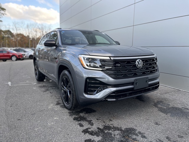 2025 Volkswagen Atlas Cross Sport SEL R-Line photo 28