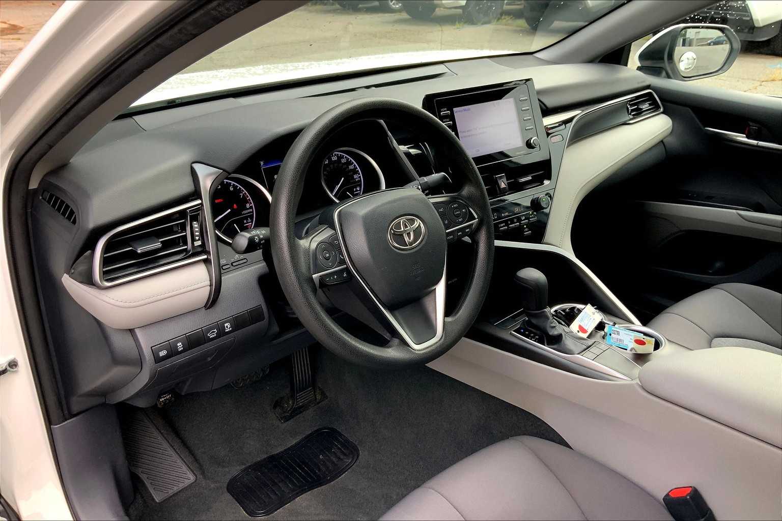 2023 Toyota Camry LE photo 15