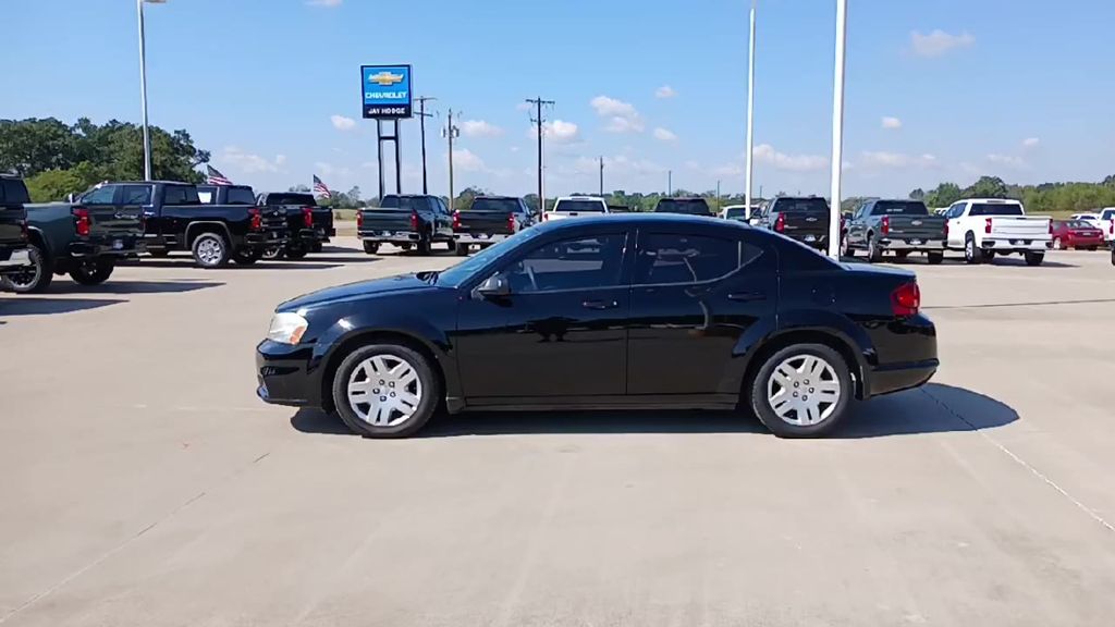 2013 Dodge Avenger SE photo 5