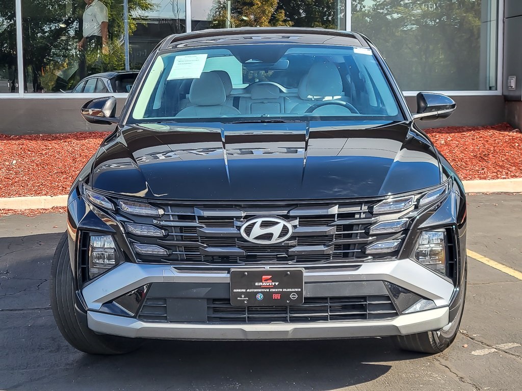 2025 Hyundai Tucson SE photo 3