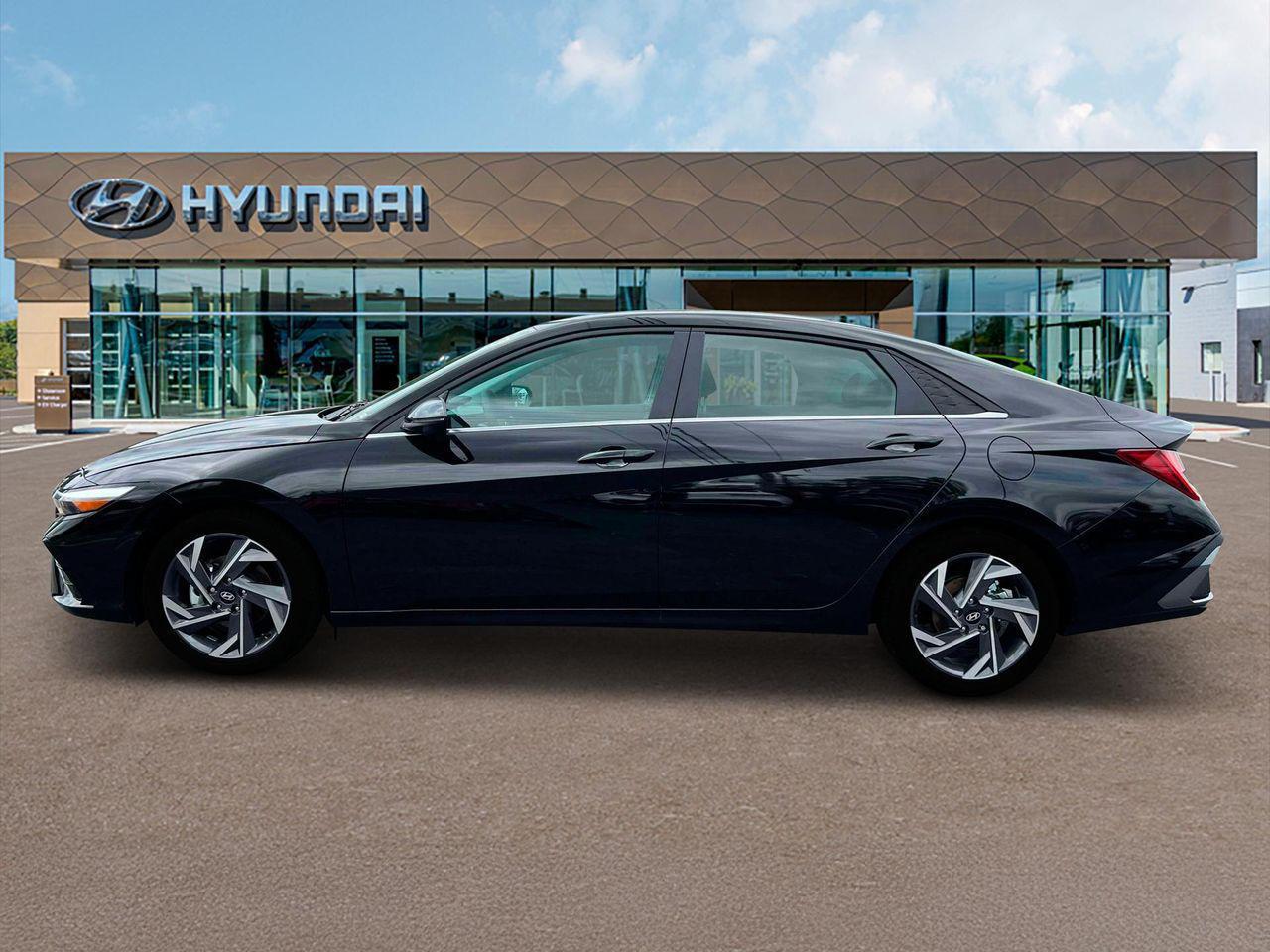 2025 Hyundai Elantra Limited photo 3