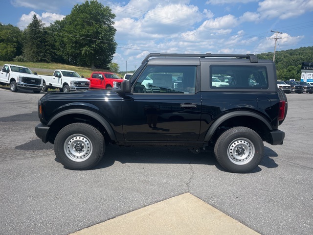 2025 Ford Bronco Base photo 4