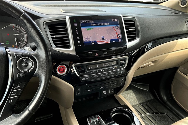 2016 Honda Pilot Elite photo 23