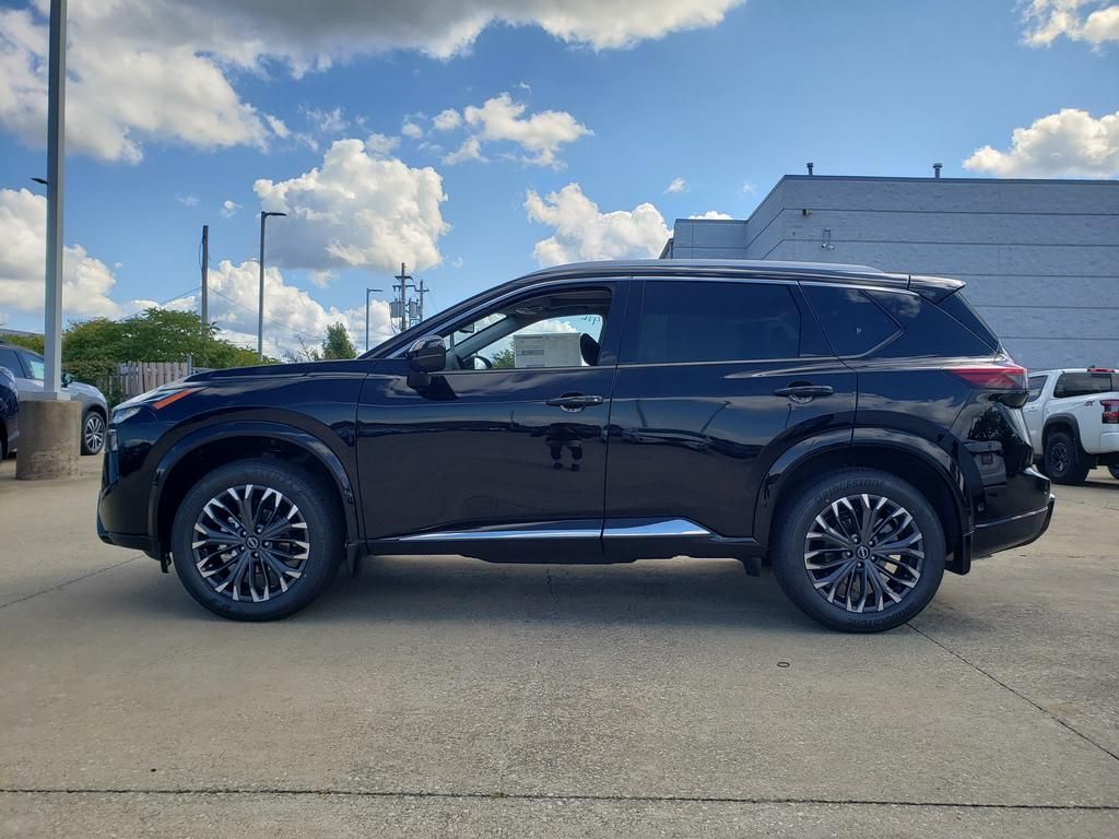 2026 Nissan Rogue Platinum photo 3