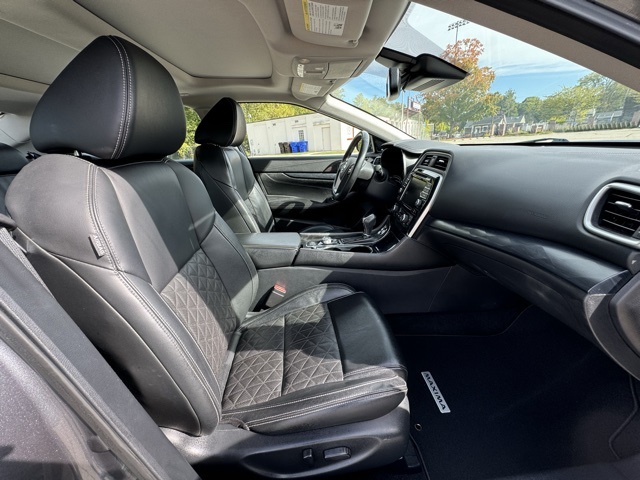 2019 Nissan Maxima Platinum photo 11