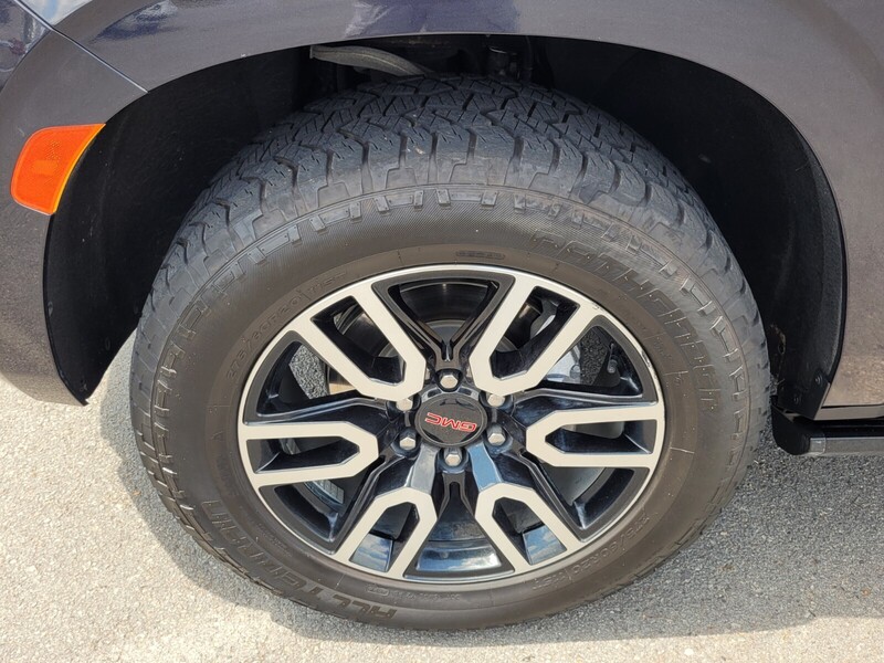 2023 Gmc Yukon AT4 photo 17