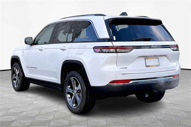 2024 Jeep Cherokee 4xe photo 3