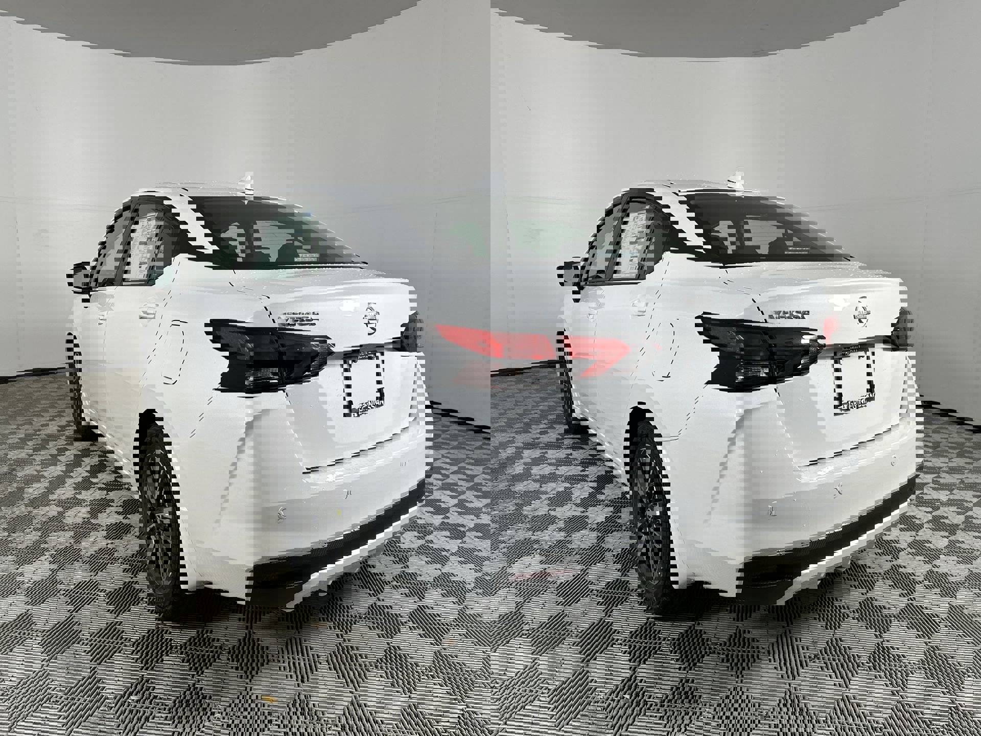 2025 Nissan Versa SV photo 6