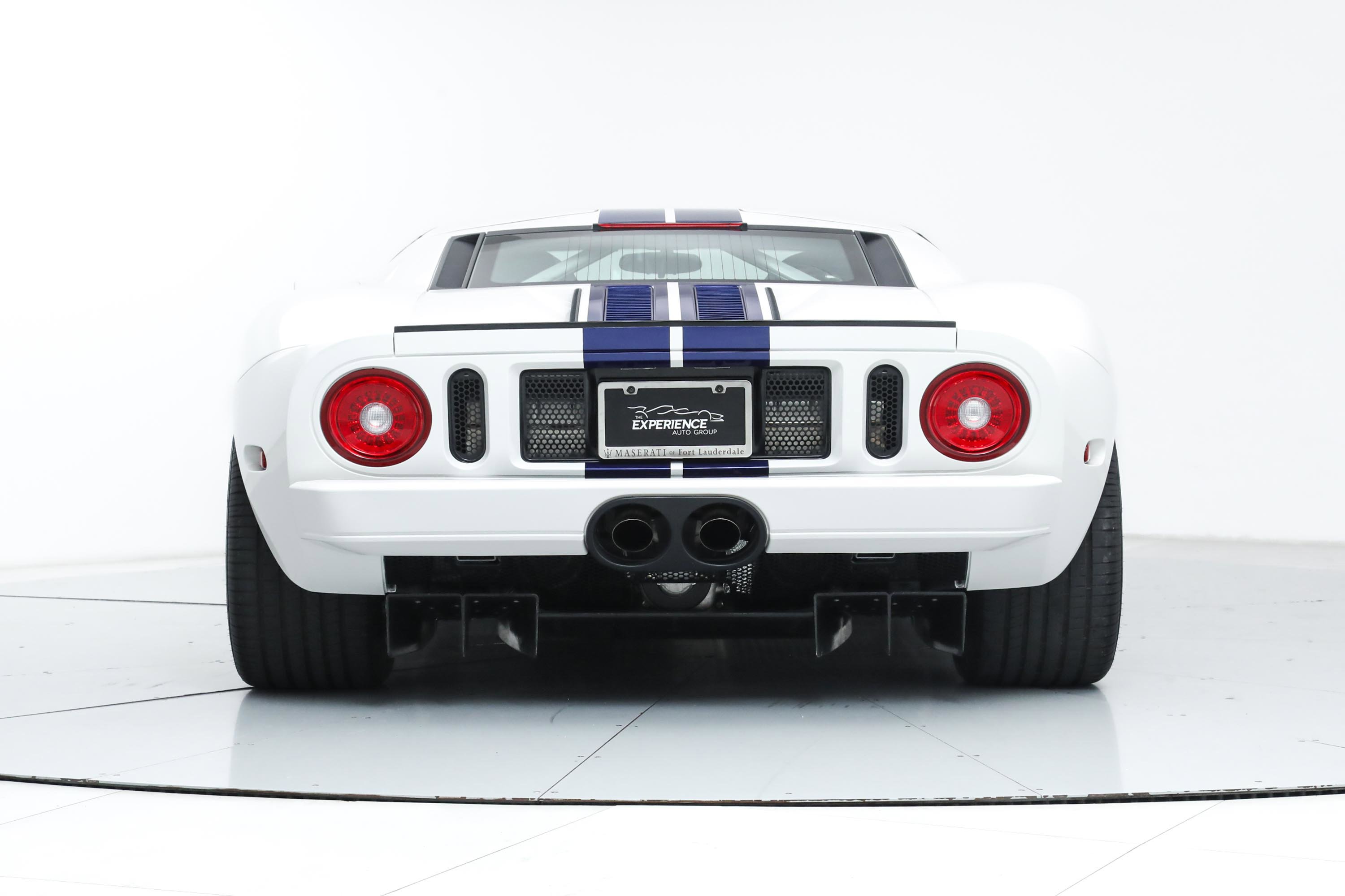 2006 Ford GT photo 2