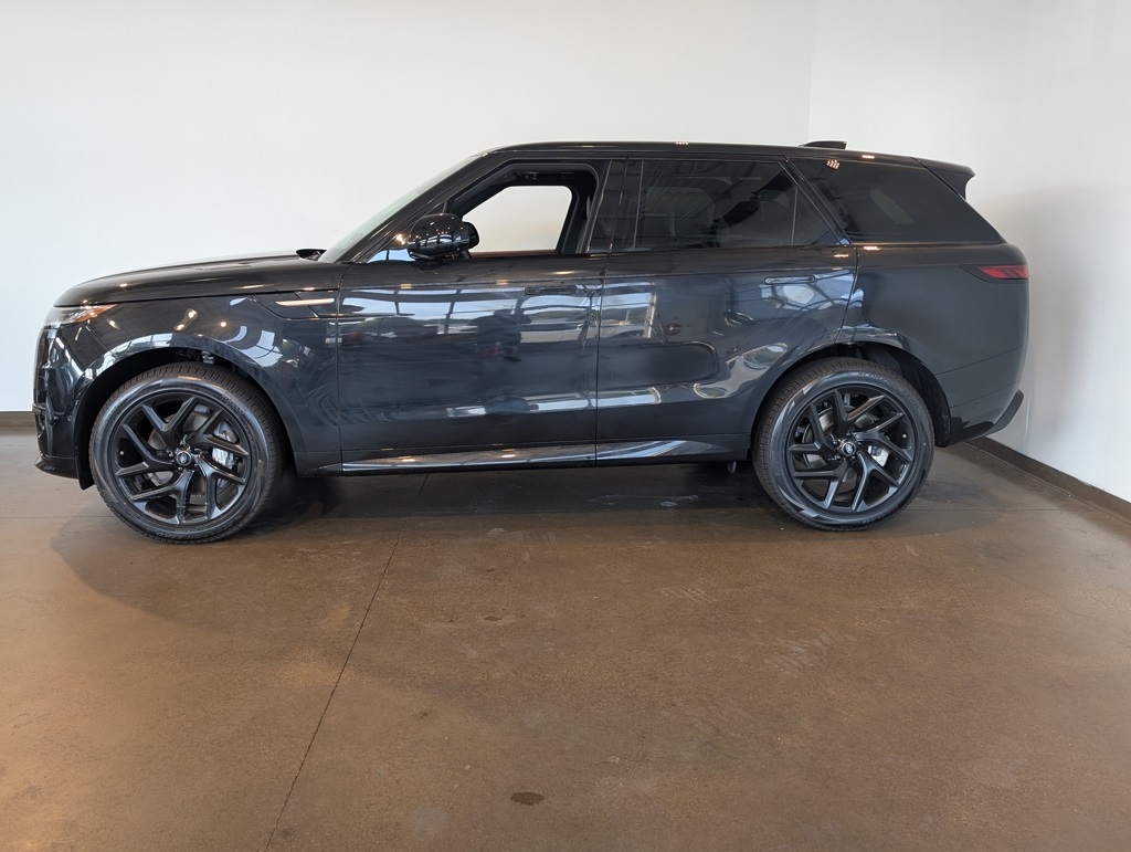 2025 Land Rover Range Rover Sport SE photo 3