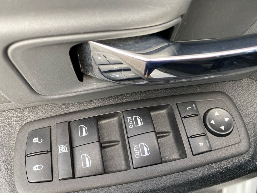 2023 Ram 1500 Classic SLT photo 10