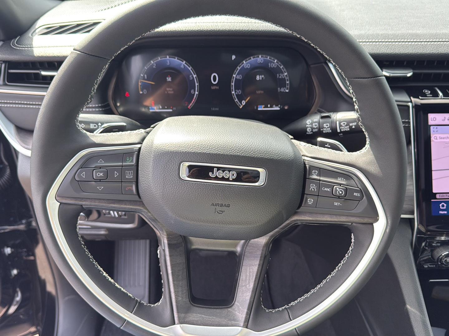 2025 Jeep Grand Cherokee Limited photo 17