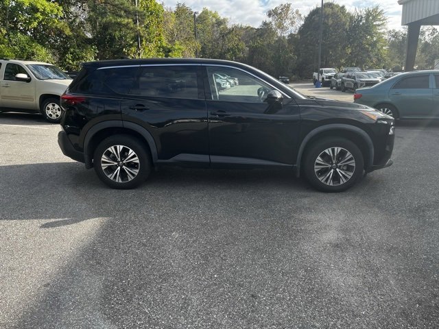 2021 Nissan Rogue SV photo 2