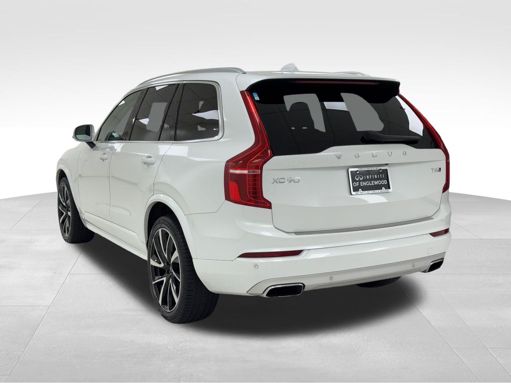 2020 Volvo XC90 T6 Momentum photo 2