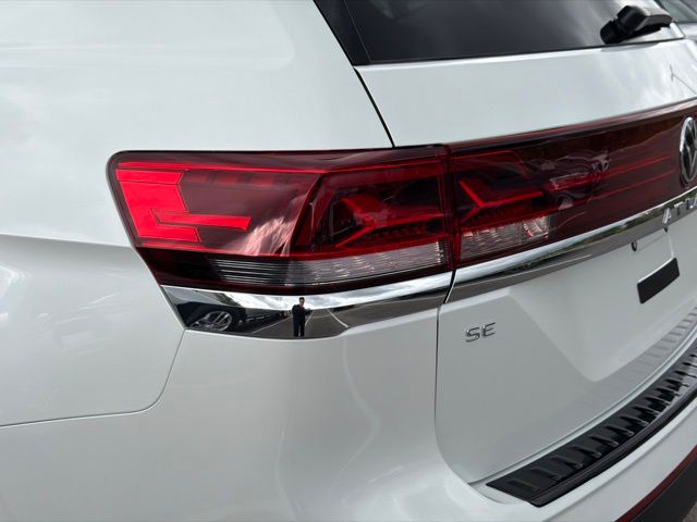 2026 Volkswagen Atlas SE photo 2