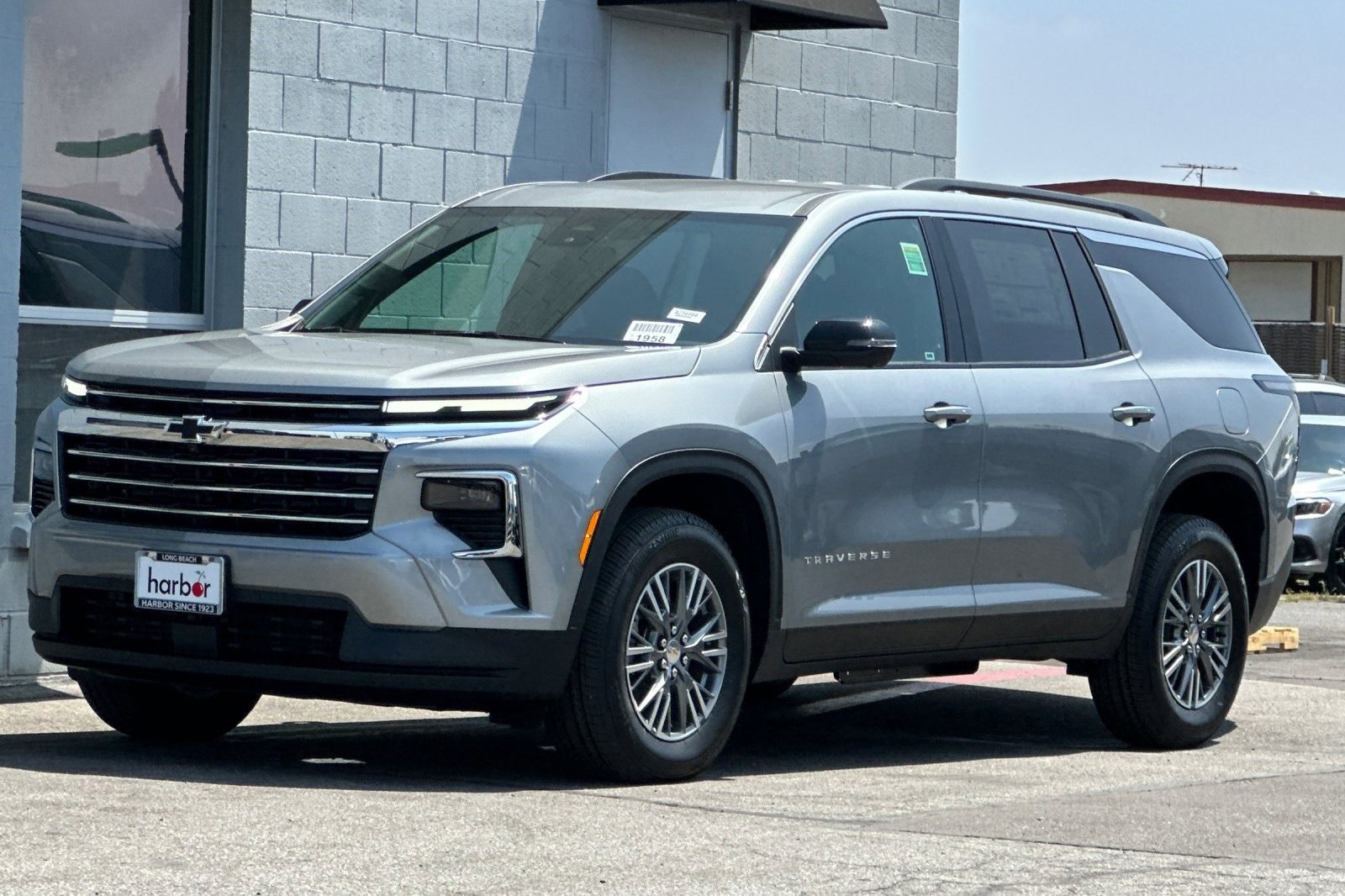 2025 Chevrolet Traverse photo 4