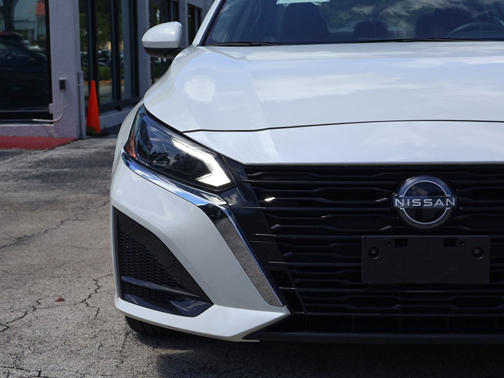 2023 Nissan Altima 2.5 SV photo 10