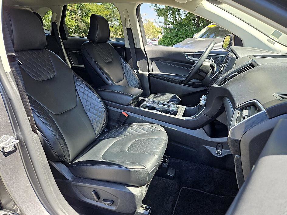 2024 Ford Edge Titanium photo 15