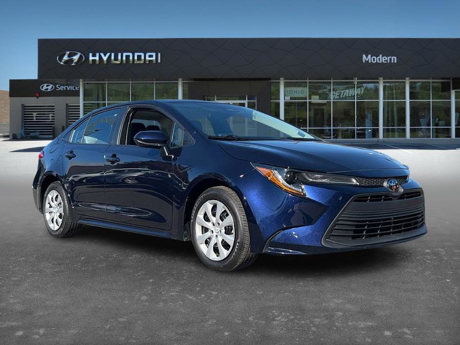 2024 Toyota Corolla LE photo 3