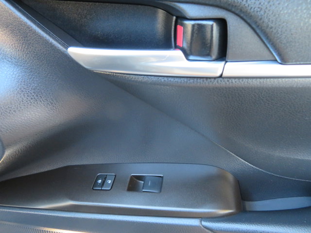 2021 Toyota Camry SE photo 10